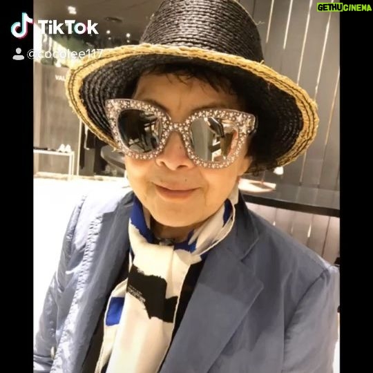 CoCo Lee - 3K Likes - 親愛的媽媽,在這一天祝你母親節快樂。在我眼裡,你是世上最偉大的媽媽。你做的一切都是為了我們三姐妹。現在媽媽年紀大了,我只是希望媽媽健康,每天都開心,過好日子。 我永遠最愛你媽媽。也祝天下所有母親母親節快樂。
To my dearest MaMa,
I love u and appreciate u more than words can say... if people only knew what we went thru in my childhood then they would understand the tears I have as I write this. Mom, u are the strongest woman I know, u went thru so much and taught me how to be strong. I pray everyday for u to be healthy n happy... I’ll always take care of u....
Wishing all the mothers out there Happy Mother’s Day!! #happymothersday