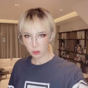 CoCo Lee Instagram - Gangsta.. Hold up ... wait a minute.....