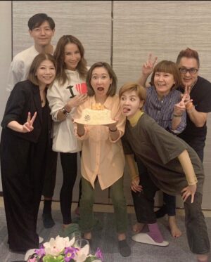 CoCo Lee Instagram - LOVE & FAITH ~my 2 favorite words that I carry strongly in my heart which I desperately needed to get thru this incredibly difficult year.  Life seemed unbearable at times but I adapted the attitude of a “female warrior” to face them head on fearlessly but always had the biggest smile and big fat laughters!  Strength, courage, n bravery is within all of us so use them.  U will gain most precious “Wisdom“ which will change ur perspective on life from here onward.  Be a hungry mind that constantly wanna learn n grow and to gain a treasure chest of wisdom.  My goal in 2023 is to share my life story n how i faced major life changing hurdles n still manage to keep a positive attitude.  I am happy to say I am finally living the real me.  It’s the best feeling n I’m grateful everyday to be alive n I get to share my thoughts with u.  My dear friends… Be U n Live U!  Remember there’s only 1 of u in the world, u r one of a kind💖. Life can be too short so dare to dream big! Everything in life is a choice so choose what brings u joy n meaning.  Say bye bye to 2022, n farewell to all the shit that happened.  In 2023~Live a life of good intentions, truth, have faith in what u do, SMILE n choose happy!!! Be a winner, not a victim.  Don’t take things personal, never judge a book by it’s cover, do care about the suffering of others n try to help if u can, love our Mother Earth, be a good listener, gain wisdom, and have abundance of  love  to give to others.  Be the boss of ur own life.  Stand up  for something u believe in.  Be an influential figure to inspire people.  And keep Spreading LOVE & POSITIVITY everywhere.  I’m a female warrior baby! Just like The Great Wall of China I will never fall.  If I can overcome anything, so can u! You are not alone, no matter how hard life gets, I’m with u.  #newyear #newbeginnings #bestrong #beyourself  #loveyourself