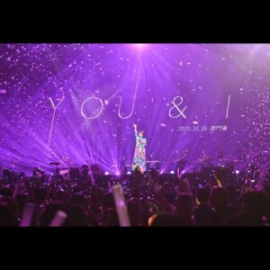 CoCo Lee Instagram - YEAH！《You & I》澳門站圓滿成功！👏👏👏真的覺得我的歌迷都好會唱喔！
謝謝你們送我美麗的回憶✨ 每次都要感謝來自各地飛來看我的歌迷，你們讓我太太太感動了!! 期待下一站見大家
下次合唱哪一首好呢? Give me some ideas 😍
#平常哭的噼里啪啦的我這次終於把YOUandI唱完
#我特別選的最好的愛你喜歡嗎？
#興奮到我把鞋子也脫了
#猜猜我吃了多少個葡撻😋

For all who came to my very first Macau concert, I can’t thank u enough for making this another unforgettable one for me... I gotta say my fans have excellent singing skills, I absolutely loved every moment of it. 
And Guess how many egg tarts I ate after the show hahaha🤤🤤
Can’t wait to see you again at next stop💜

#COCOLEE #李玟 #COCO李玟 #李玟COCOLEE 
#李玟YOUANDI世界巡迴演唱會 #cocoleeyouandiworldtour #李玟YOUandI世界巡演 #李玟YOUandI世界巡演澳門站
#李玟YOUANDI #youandi #cocoleeinconcerts  #musicismylife