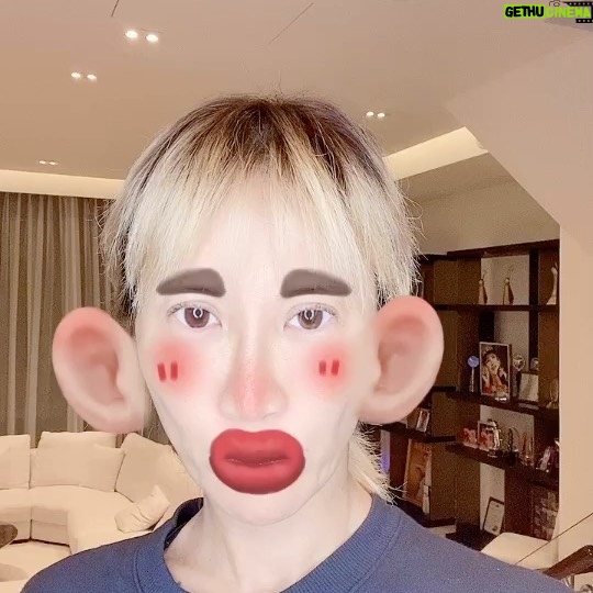 CoCo Lee Instagram - Trying a new look... is it too much?? 😂😂😂 #donthatemecuzimbeautiful #naturalbeauty