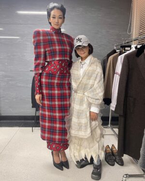 Coco Instagram - So happy to meet you @thombrowne ❤️🤍💙

Congratulations 20th Anniversary🎉
