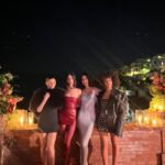 Coco Rebecca Edogamhe Instagram - 24h con @theattico Napoli Vista Mare 🥹🤸🏽‍♀️⭐️🍕