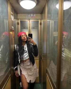 Coco Rebecca Edogamhe Instagram - Come va? Qui tutto bene🕺🏽⭐️
