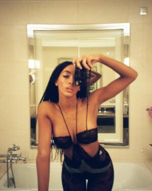 Coco Rebecca Edogamhe Instagram - 🥀