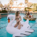 Cody Renee Cameron Instagram – Livin’ the dream 🏝️ Scroll for the BTS 😜📽️

📸 @rawe.reality 
✂️ @getyohairdid 
💄 @_mel_makeup_ 
🏡 @creatorsinc 
👯‍♀️ @breeessrig