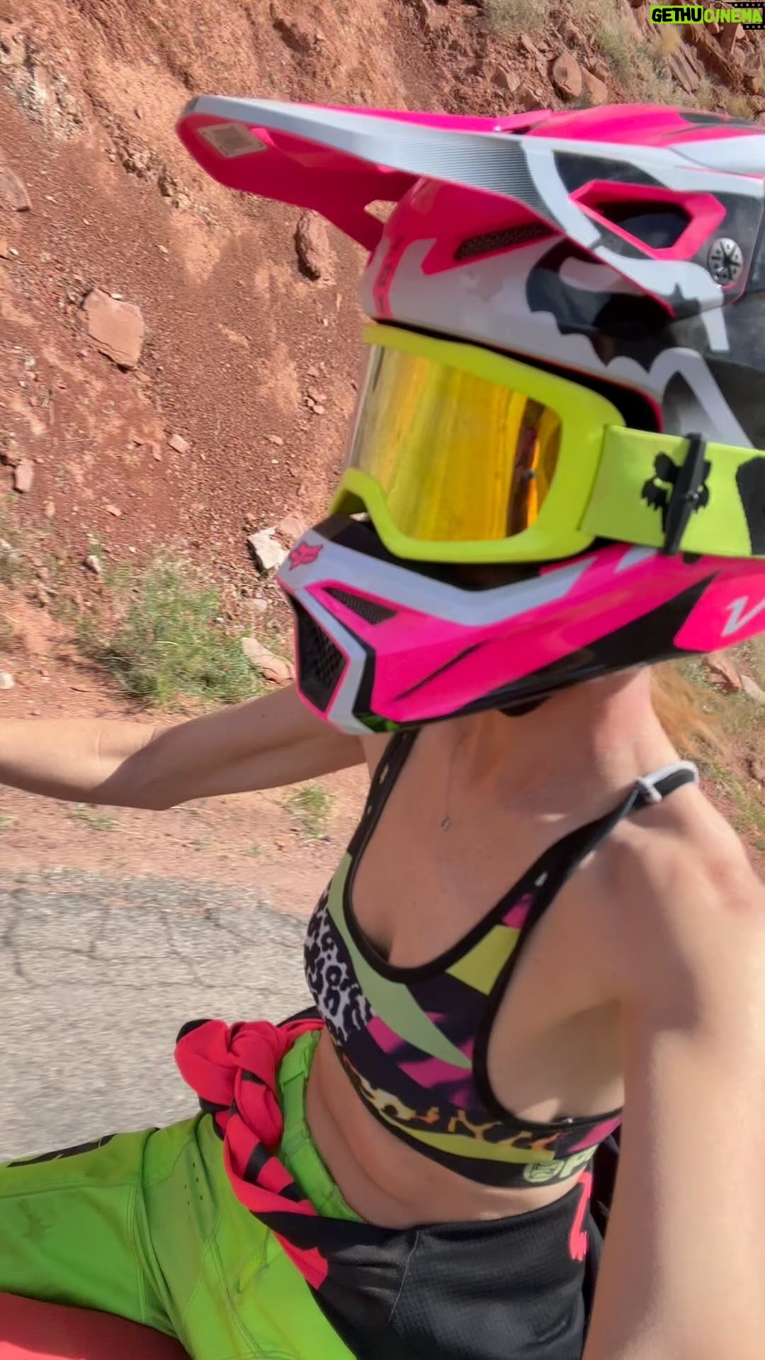 Cody Renee Cameron - 15.4K Likes - Tired of relying on boys with toys so I rented a truck & a dirt bike & drove solo 15 hours to the middle of the desert to camp with 300 adventure bikers at @thedustylizard in Moab Utah @area.bfe 😎🤘🏻⚡️ YOLO BABY!
Huge shoutout to @moskomoto for putting on the event @moskopete for hosting @eat_sleep_moto_beer for coordinating @killaahhhh for being my muse in most of this video @_brandi_moya for inviting me, & both badass women for giving me courage! I’m dirt addicted!
Event: @thedustylizard
Created by: @moskopete @moskomoto
Bike rental: @live100moto
Gear: @foxwomens
See you at the next #dustylizard in August in Colorado!
#dirtbikegirls #honda250 #adventurebike #motobabe #moab