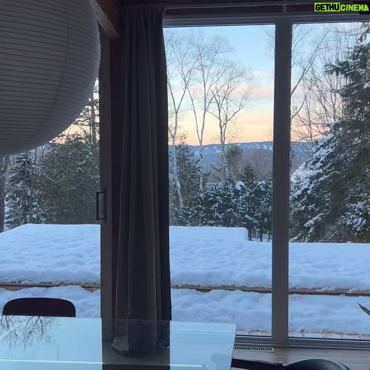 Coeur de Pirate Instagram - Dernière semaine au Canada avant de partir en France. On y vaaaaaaa.