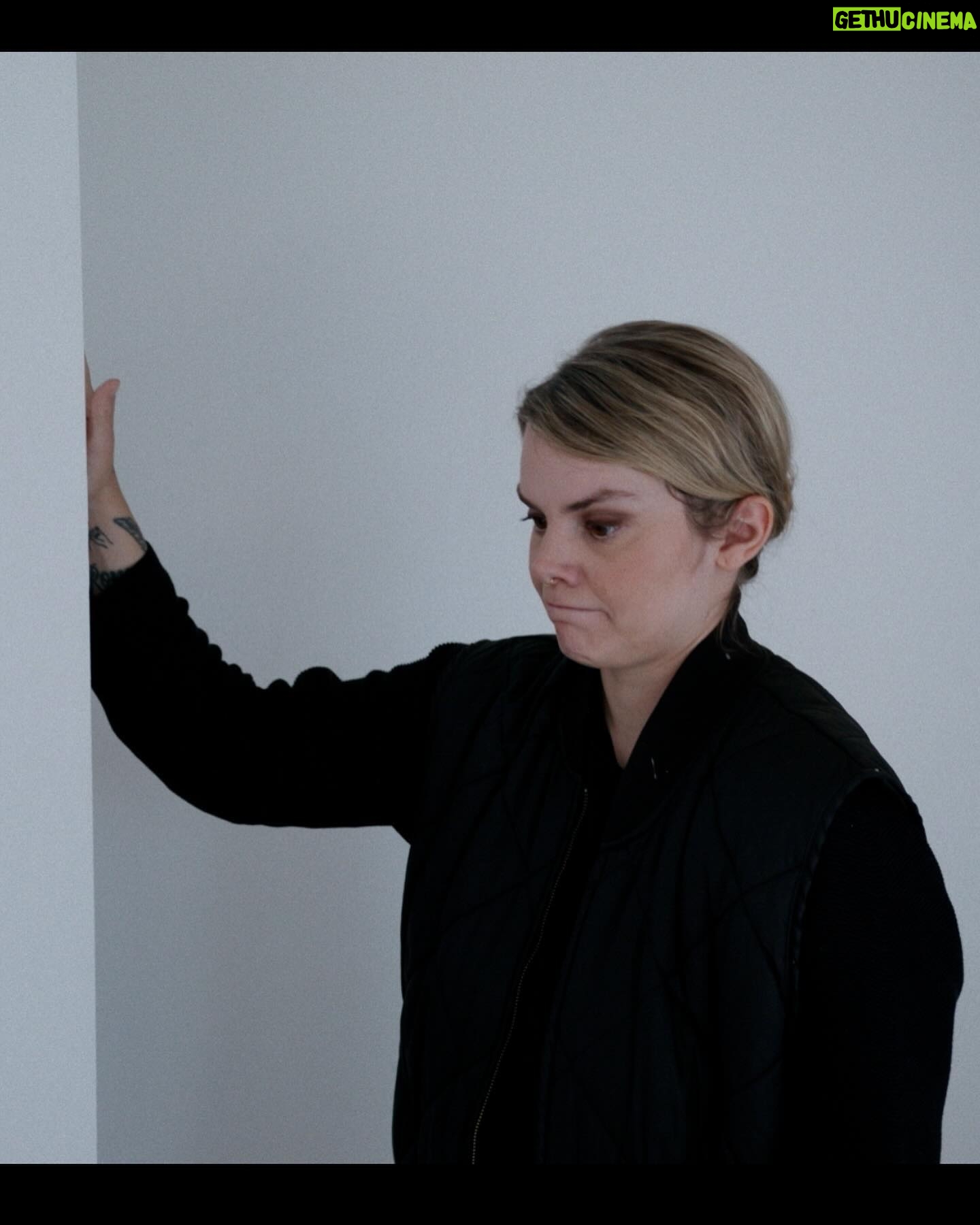Coeur de Pirate Instagram - Les plusieurs stage d’un déménagement. 😝 ce soir @casa.reseau manquez pas ça.