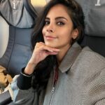 Collien Ulmen-Fernandes Instagram - Diese Woche: Mallorca, Frankfurt, Baden-Baden, Köln, Stuttgart, München, Frankfurt, Manaus. Nun gerade nach Terminen in München auf dem Weg nach Frankfurt und dann weiter zum Dreh in Manaus, Brasilien. Und dann erstmal: ☀️ 😎 🇧🇷