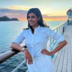 Collien Ulmen-Fernandes Instagram - Achtung, Achtung! Eine wichtige Durchsage von der MS Amadea: Wir laufen morgen um 20:15 Uhr in den Hafen von Phuket ein. Wer ist dabei? Traumschiff Phuket - Ostersonntag um 20:15 Uhr im ZDF 🐰🐣❣️