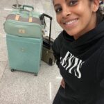Collien Ulmen-Fernandes Instagram - Auf zum Dreh in die Arktis! 👋🏽 🐻‍❄️ ❄️