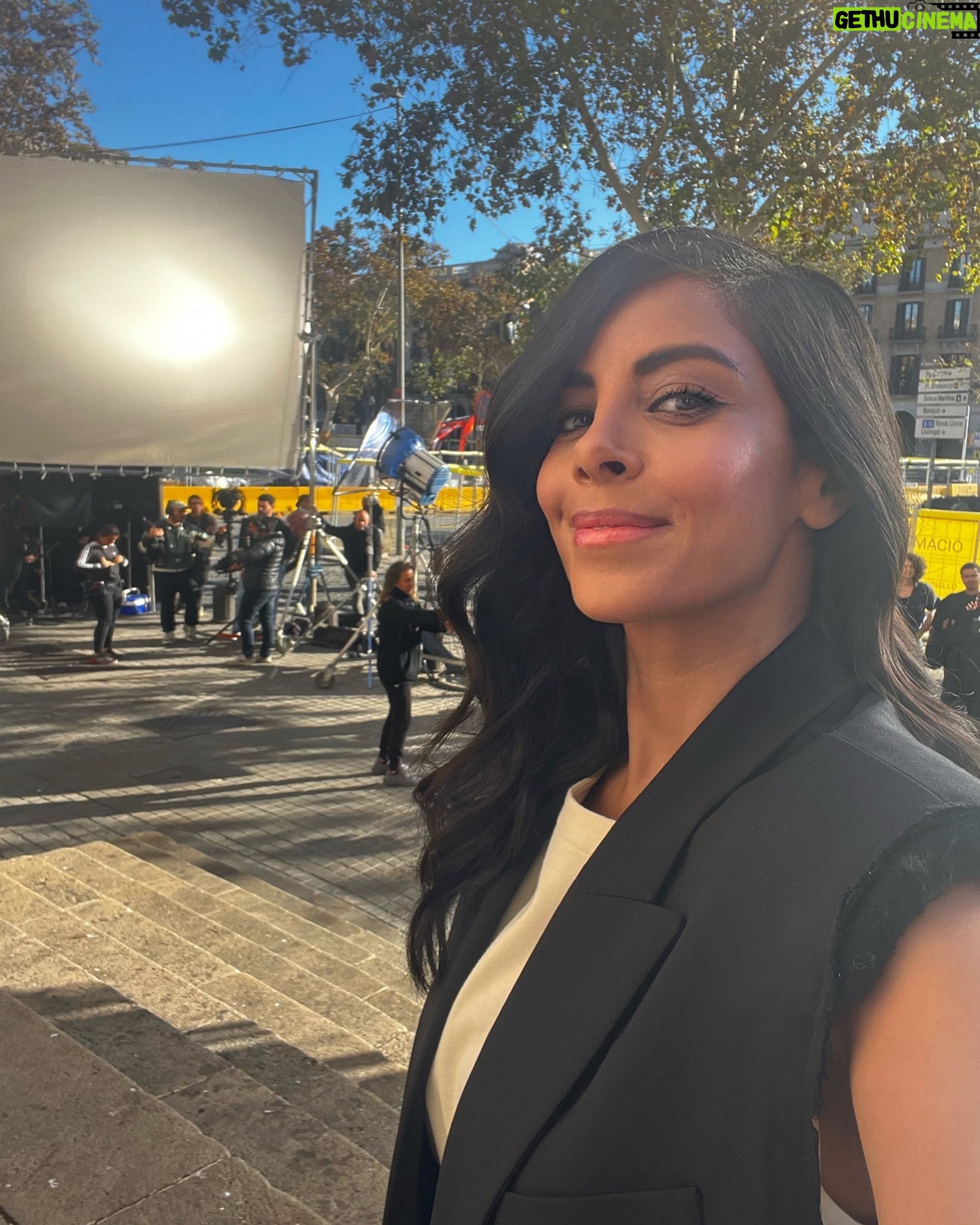 Collien Ulmen-Fernandes Instagram - #FilmingInBarcelona☀️🎬🫶🏽