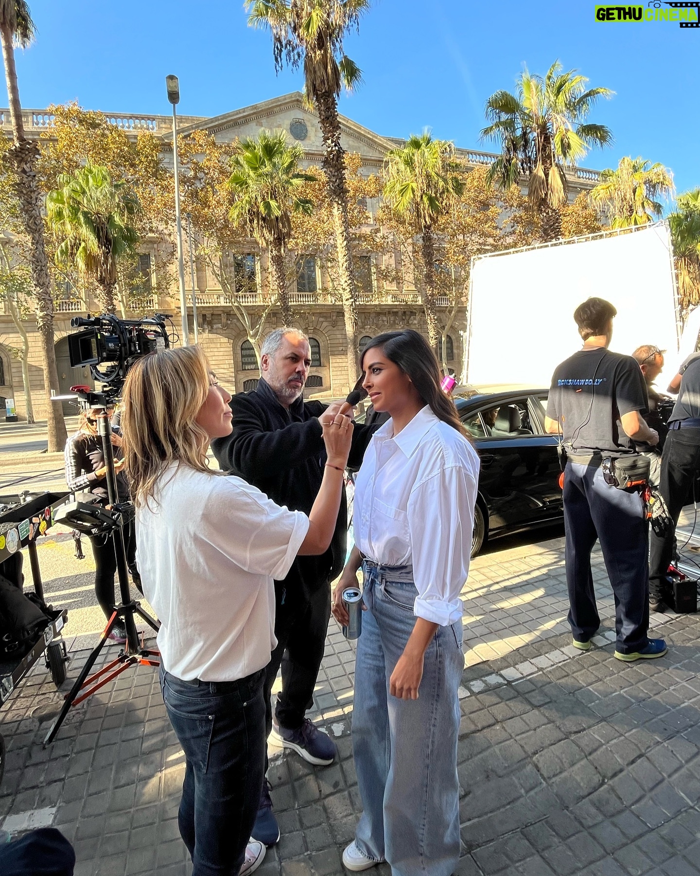 Collien Ulmen-Fernandes Instagram - Filmend in Barcelooooonaaaa City 🤗🏝🍊☀️🇪🇸