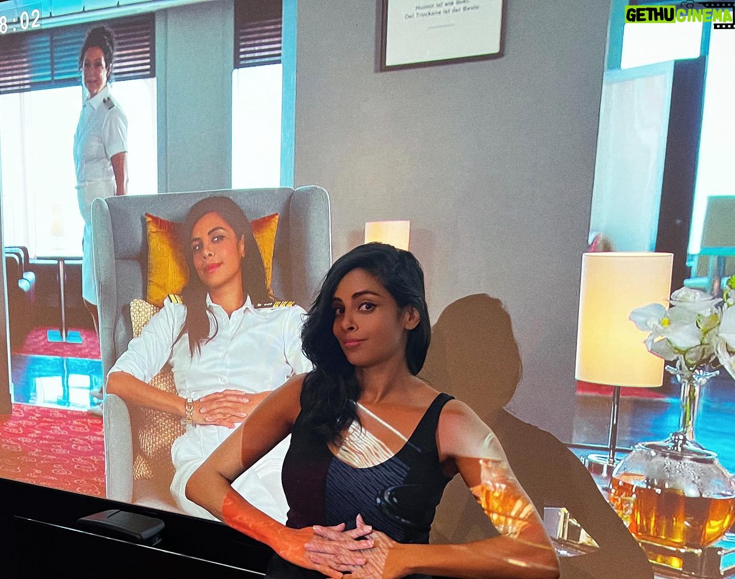 Collien Ulmen-Fernandes Instagram - Sich-Selbst-Synchronisierend in Berlin.
