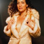 Constance Marie Instagram - Brrrrrrrr it’s cold outside 🥶🤣 A photo from a shoot waaaaay back in 2003-ish If anyone knows the photographer please let me know.. would love to give credit! FYI-The fur is fake. #flashbackfriday #Friday #fridayvibes #FeelGoodFriday