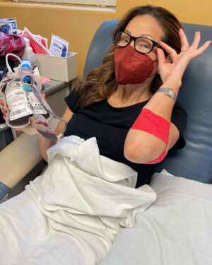 Constance Marie Instagram - Not sure what donation to make this holiday season?
Blood donation is such a much needed way to give back!
-It’s free to give.
-One donation can help 3 people!
-Every 2 seconds someone needs blood!
✨
It’s especially important because, we currently have blood shortage!
😔
Thank you @uclabloodandplateletcenter for making this experience so quick easy and pain free!!
Y’all are angels!✨
#Thursday #ThankfulThursday #Give #blooddonation #Blood #HappyHolidays #Blessed