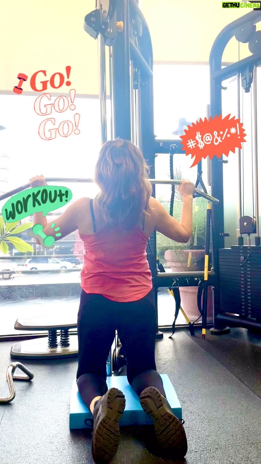 Constance Marie Instagram - Thursday Thoughts: “HOW MANY MORE REPS?!” Kidding, I am just so thankful that at my age I can still GET IT! I am thankful to my body for always supporting me. We’ve had ups and downs but we are a team! #Gratitude #WorkOut #HealthIsWealth #Thursday #ThankfulThursday #ThursdayThoughts