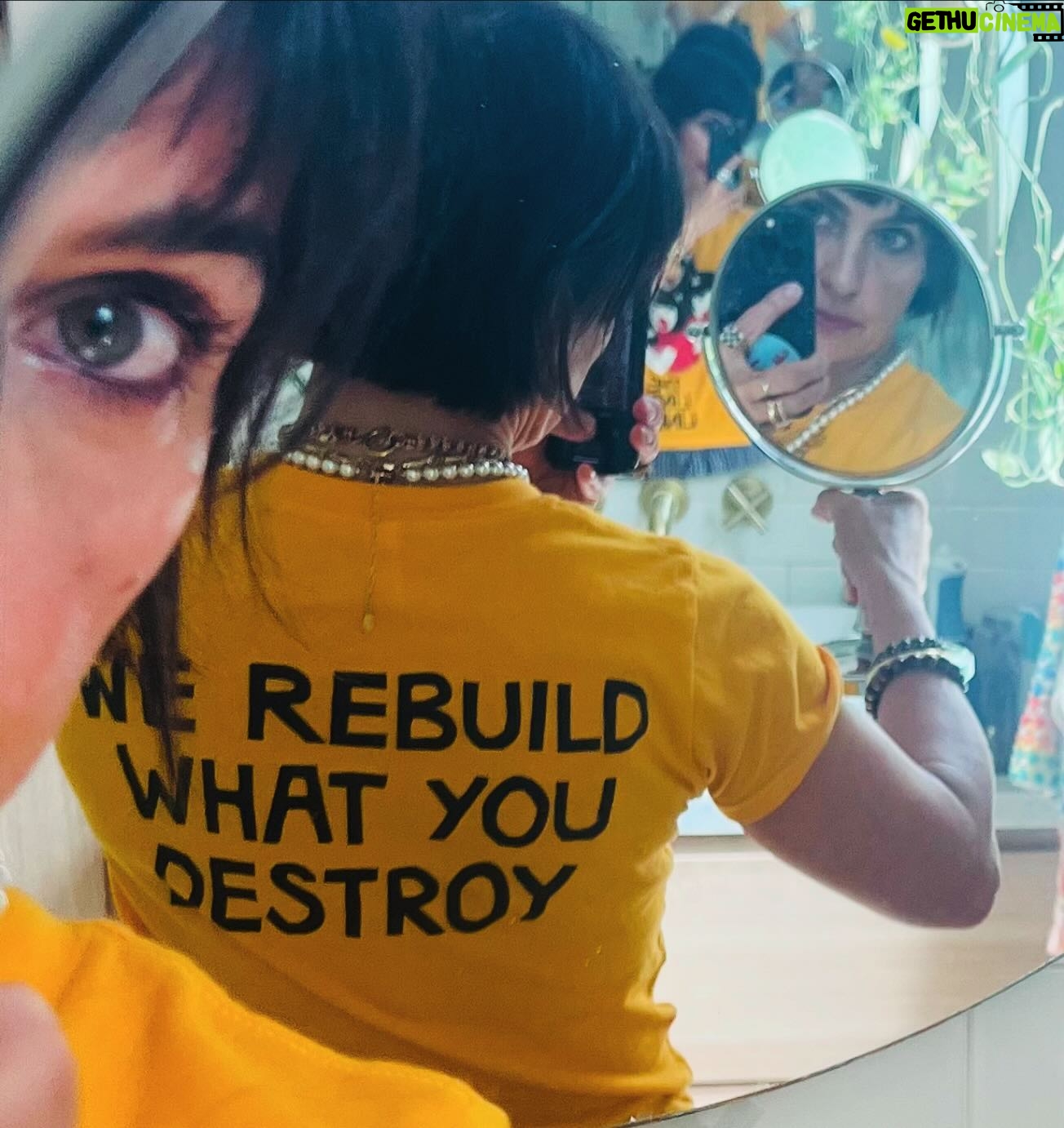 Constance Zimmer Instagram - “We rebuild what you destroy” @the_linda_lindas if you don’t know them, look them up they are all under the age of 20 and killing the punk rock scene! #tgif
