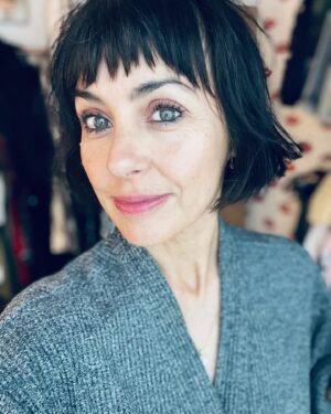Constance Zimmer Instagram - Someone got some hairs cut!!! Thank you @aims888 for your patience, as we went shorter and shorter…did my own make up too for a thingy today thanks to @iliabeauty #tuesday