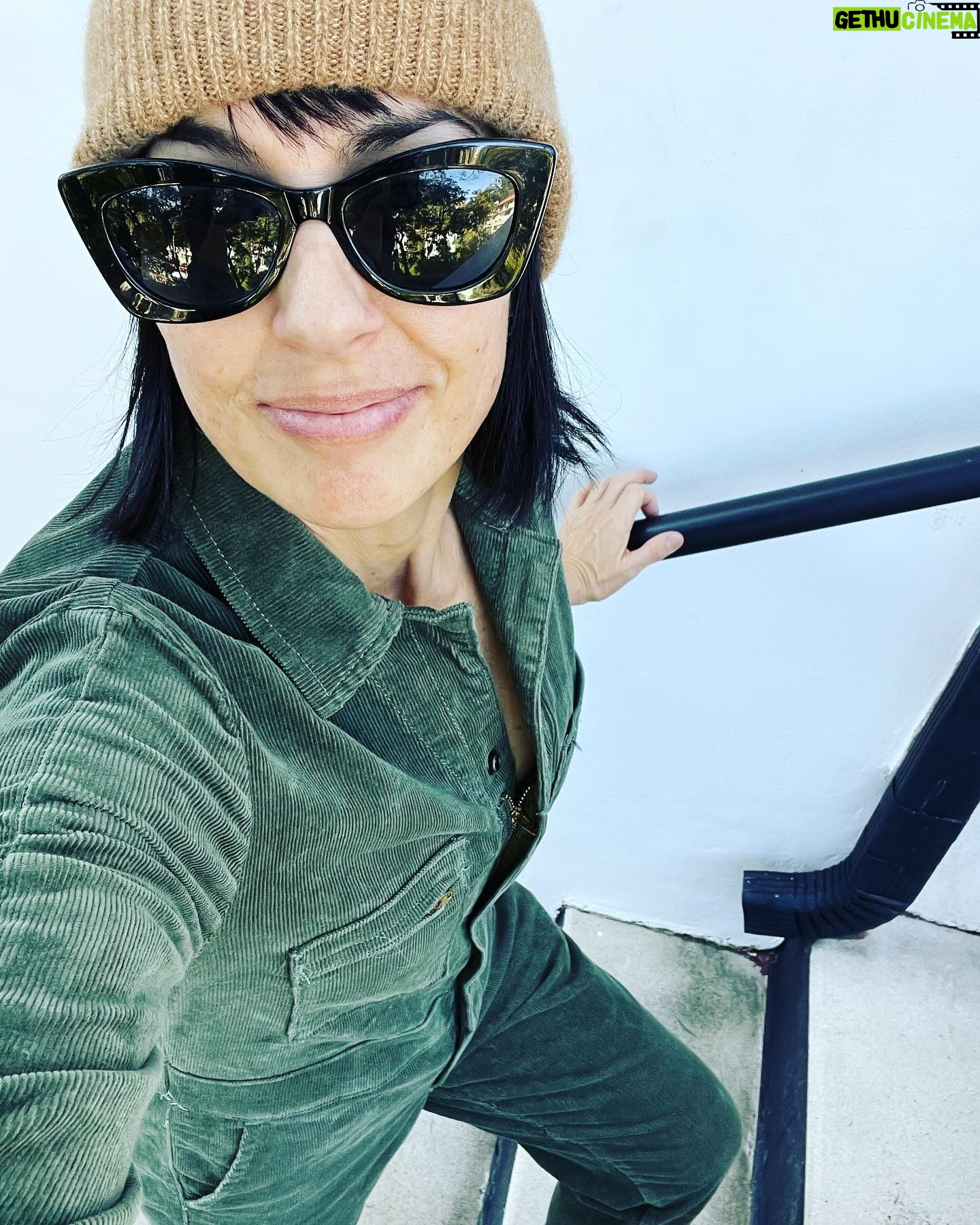 Constance Zimmer Instagram - We are doing a Mindfulness advent calendar this year, so every day we are given different mindful tasks, which has been really enlightening. Today’s message was “change your outlook, change your life.” Try to see how others are dealing with a situation, not just what you see. It’s been a hard year and has caused a lot of inner searching for what matters and how to heal and move forward. So here I am starting today off climbing up the stairs with excitement about what’s ahead of me, instead of walking down the stairs sadly thinking what’s behind me. #wednesdaywisdom