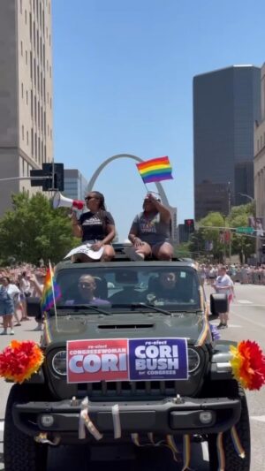 Cori Bush Instagram - No matter your orientation or identity, I’m riding with you 🏳️‍🌈🏳️‍⚧️

St. Louis, your Congresswoman loves you 💜