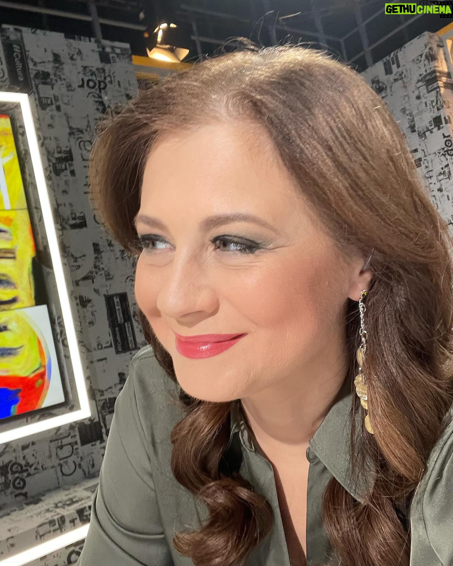 Corina Dănilă - 375 Likes - Aproape gata de un nou Jurnal Cultural! De la ora 21:00, începem! 🍀
#jurnalulcultural #television
