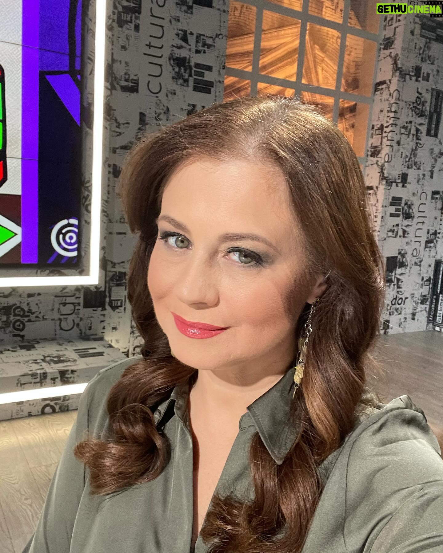 Corina Dănilă - 375 Likes - Aproape gata de un nou Jurnal Cultural! De la ora 21:00, începem! 🍀
#jurnalulcultural #television