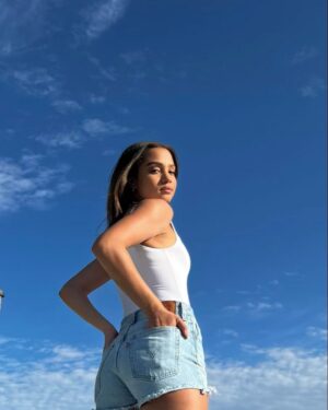Corinne Massiah Instagram - having a moment🌞