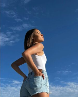 Corinne Massiah Instagram - having a moment🌞