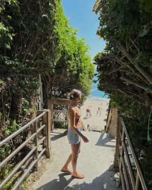 Corinne Massiah Instagram - follow me !!🌴🌊🥥🌿🌸