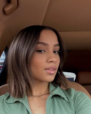 Corinne Massiah Instagram - it was time for a change. happy holidays🤍