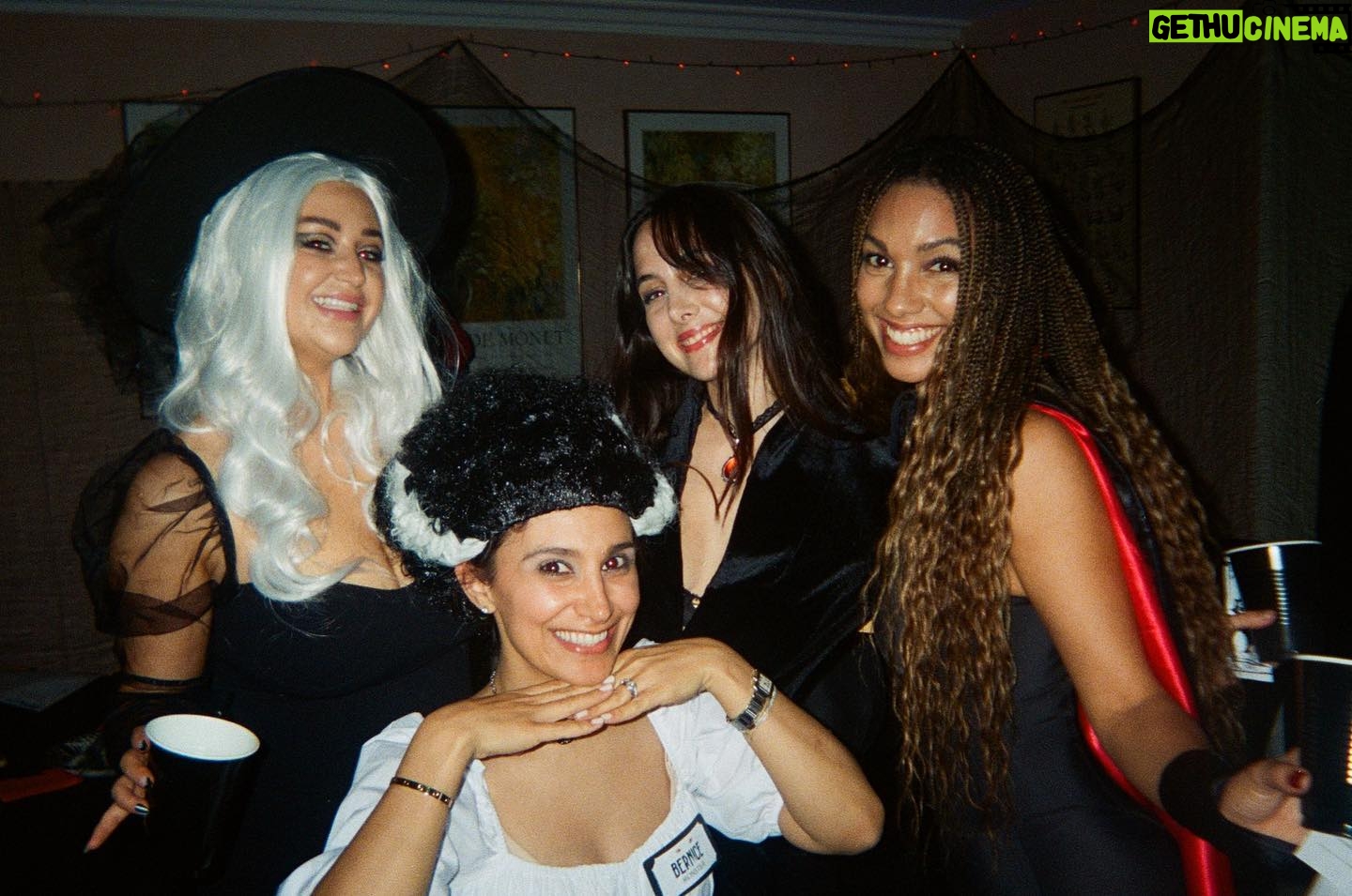 Corinne Foxx Instagram - What a πͺ killer πͺ time π©ΈππΈ #murdermystery #whodunnit