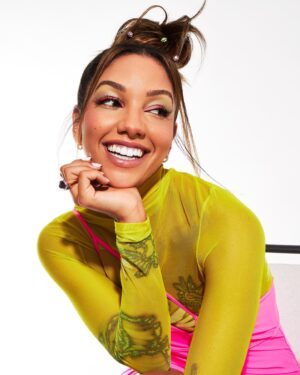 Corinne Foxx Instagram - 🌟29🌟

photographer: @devontrunk 
makeup: @marissa_tomaino 
hair: @marciahamilton 
wardrobe: @daniandemmastyle 
asst: @julisssagandara