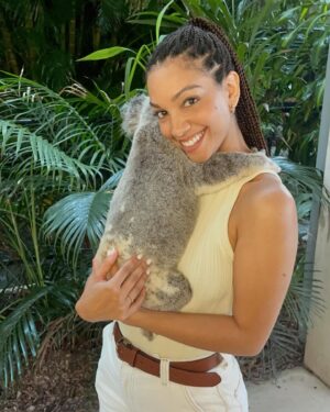 Corinne Foxx Instagram - koala hugs are the best kind of hugs ❤️🐨