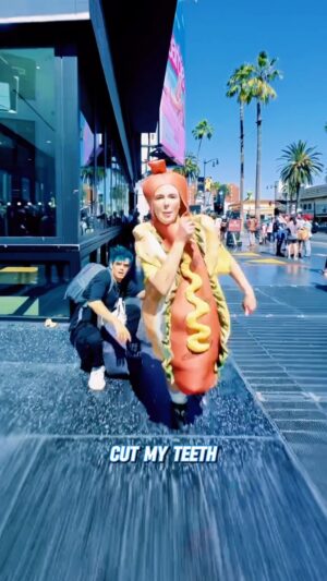 Courtney Nelson Instagram - What would you do if you saw this pass you on the street!?!? 🤣😭

Thank you everyone for streaming ‘CYANIDE JAWBREAKER’ 💗

#drclipz #tiktok #funnyvideos #music #musician #artistsoninstagram #fyp