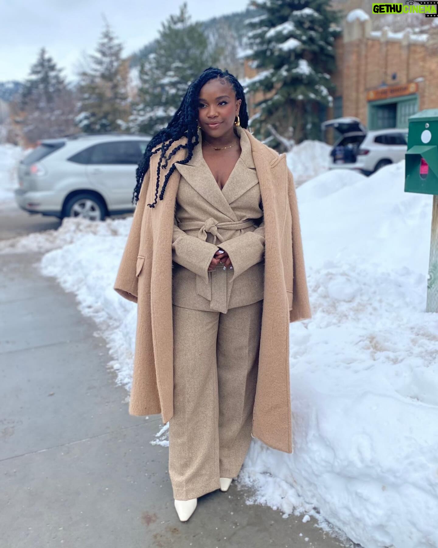 Courtney Taylor - 11.7K Likes - 🥶🥶
STYLIST: @toyeadedipe
MUA: @savanahnormanmua
📸: @shir_aharon_
