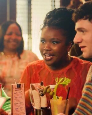 Courtney Taylor Instagram - Another week, another episode of @abbottelemabc . 
Did y’all watch the new episode ?? Catch up with “The Brunchy Bunch” on this weeks episode now on @hulu !! And somebody get @kevinhart4real on the line… I was serious about my proposal 👀 lmaooo !!!

HAIR @chaneljole 
MUA: @jennbennettmakeup
