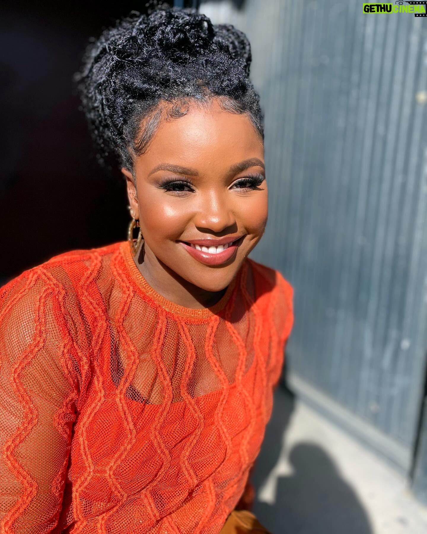 Courtney Taylor - 7.5K Likes - Another week, another episode of @abbottelemabc .
Did y’all watch the new episode ?? Catch up with “The Brunchy Bunch” on this weeks episode now on @hulu !! And somebody get @kevinhart4real on the line… I was serious about my proposal 👀 lmaooo !!!
HAIR @chaneljole
MUA: @jennbennettmakeup