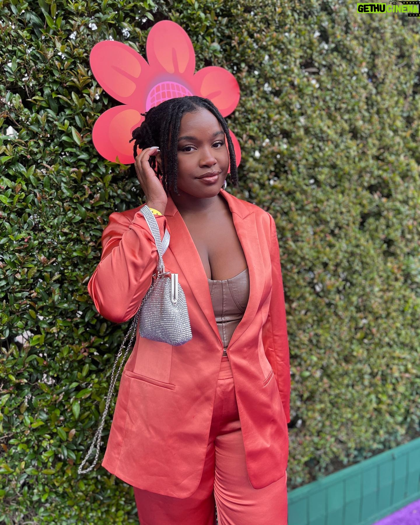 Courtney Taylor - 14.7K Likes - Some of my NEON babies and friends stepped out for the @neverhaveiever final season premiere and it was A BLAST! Thanks so much for the invite @netflix and a sneak peak of this amazing show! Can’t wait for the season premiere on June 8th!!!
•
•
•
•
•
•
•
•
•
•
#Fyp #foryou #explore #exploremore #explorepage #comedy #funny #funnyvideos #thisiscourt #tiktok #tiktoks #tiktokvideos #reels #reel #reelsinstagram #instagood #instagram