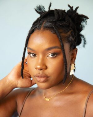 Courtney Taylor Instagram - A face card, you hear me! Editorials AND Headshots ??!! Hit the jackpot with @darshaezamariphoto 👌🏾👌🏾
Hair: @mitchellcantrellbeauty 
MUA: @zazaxobeauty