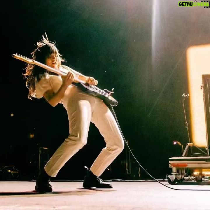 Courtney Barnett - 6.1K Likes - A huge thank you to everyone that was involved in the inaugural @hereandtherefest ā¤ļøā¤ļøā¤ļø Seeing these shows come to life was incredible and Iām so thankful to all the artists that performed & my amazing band and crew & to the crowds that joined us in every town, you made it so fun and so special. Extra thanks to @look.out.kid @tba_agency @versuscreative @aegpresents & our partners @microsoft @levis @vinylmeplease & non-profits @allycoalition @headcountorg @soundsofsaving @988lifeline.
šø in slideshow by
@poonehghana
@joshdruding
@rachelzyzda
@samskapin
@matt_christine_
@jordendurkee
@brentgoldmanphoto
@aleiaghh
@boneydiego
@picturethatmike
@elevamy
@theladywiththechipsandsalsa