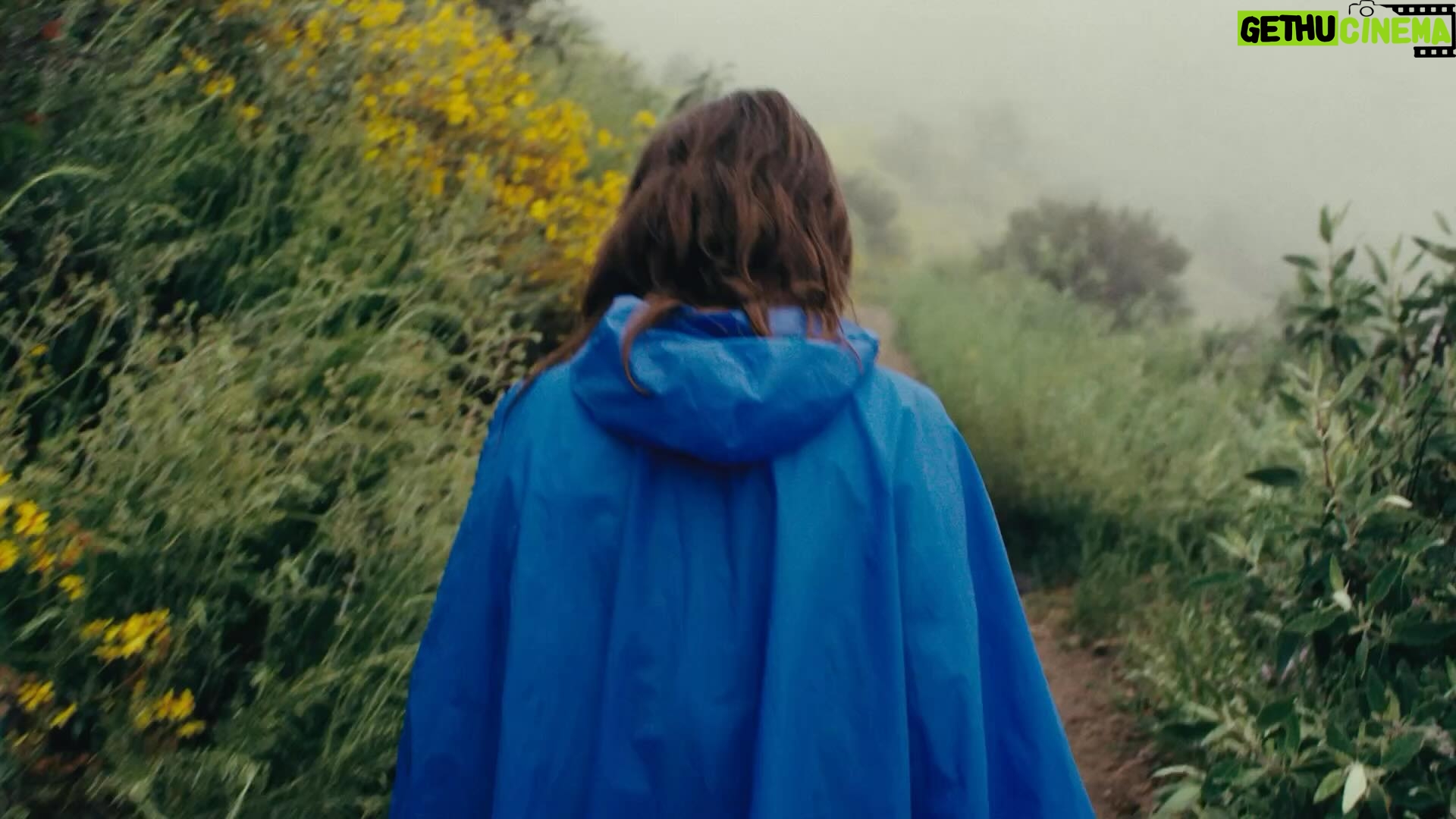 Courtney Barnett - 5.8K Likes - Thanks for all your kind words about the first 3 tracks from End Of The Day ā¤ļøā¤ļøā¤ļø The full album is out 8th September & you can pre-order now.
Big love to the team who worked on this record:
Engineered by Guus Hoevenaars
Mixed by Callum Barter
Mastered by Heba Kadry
Synth by Stella Mozgawa
Anonymous Club directed by Danny Cohen.
Very special thanks to everybody who worked on the video:
Director - Claire Marie Vogel
Producer - Annika Dawson
Set Producer - Lily Darragh
Director of Photography - Tim Toda
Editor - Mitch Goldberg
Colorist - Taylor Black
Hair & Makeup - Leticia Llesmin
PA/CC - Mallory Lemieux
Camera Assist - Ethan Smith
Camera PA - Brayden smith
PA - Spencer Brown
Color Producers - Christina Caldwell Stefanie Schaldenbrand at Apache
Filmed in Tujunga, California on Tongva land