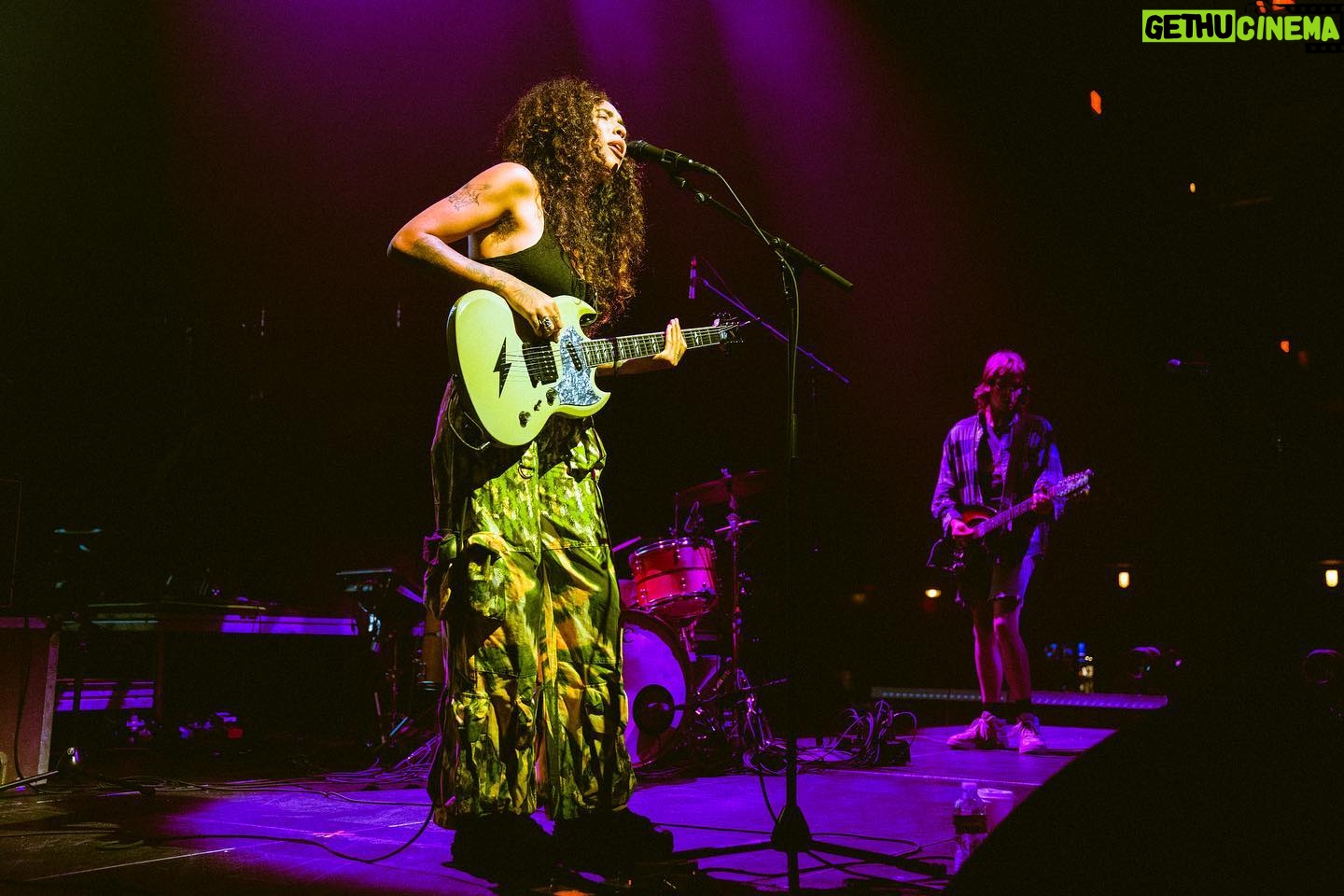 Courtney Barnett - 4K Likes - Austin, TX with the incredible @indigofaraway and @mothercain thanks for joining us! ššš Photos by @poonehghana @hereandtherefest 01/09/2022