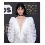 Courtney Eaton Instagram - CRITICS CHOICE! Congratulations to our incredible @msmelanielynskey WE LOVE YOU WE LOVE YOU. Thank you thank you to these amazing ladies! ❣️ Styling: @ecduzit Makeup: @karayoshimotobua Hair: @laurapolko
