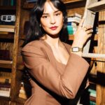 Courtney Eaton Instagram - Late night book club with @fossil #madeforthis #fossilcollective #ad
