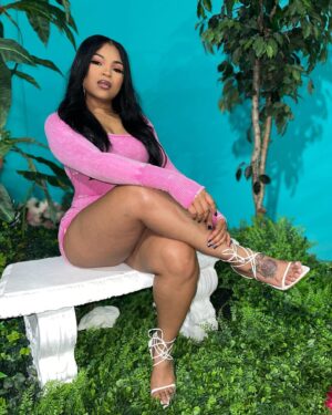 Courtney Godsey Instagram - Glowing & Growing 🌸 || MUA @bjmonet On set w. My dawg @ecrayjr 🤞🏽