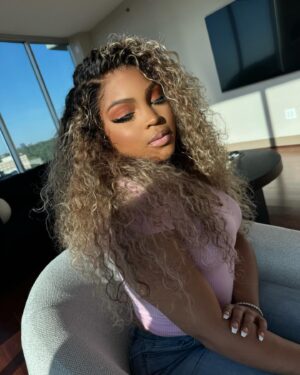 Courtney Godsey Instagram - My identity is like no other one of none 💕

Hair gifted by @wigdealer styled by @iamhairbyhe 💇🏼‍♀️ 

| MUA @glambosskrissy 💄