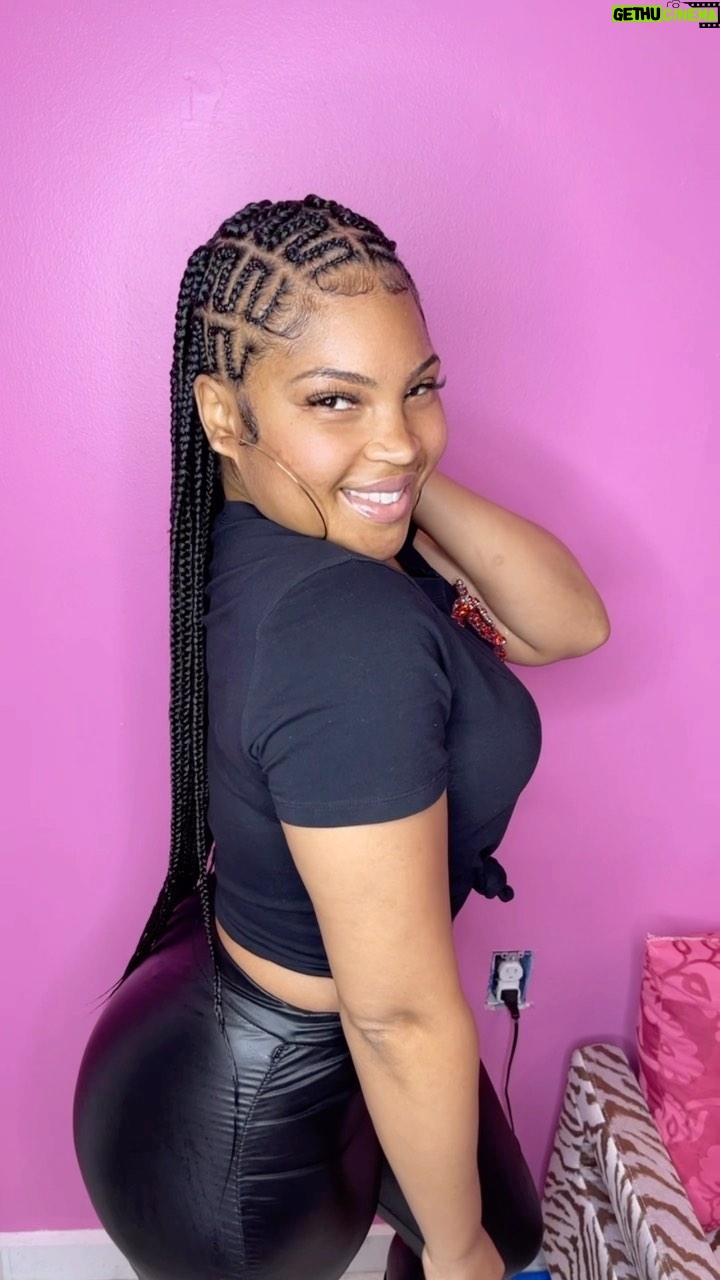 Courtney Godsey - 7.7K Likes - You like ? ☺️ Hair @_aka_camille 🫶🏽