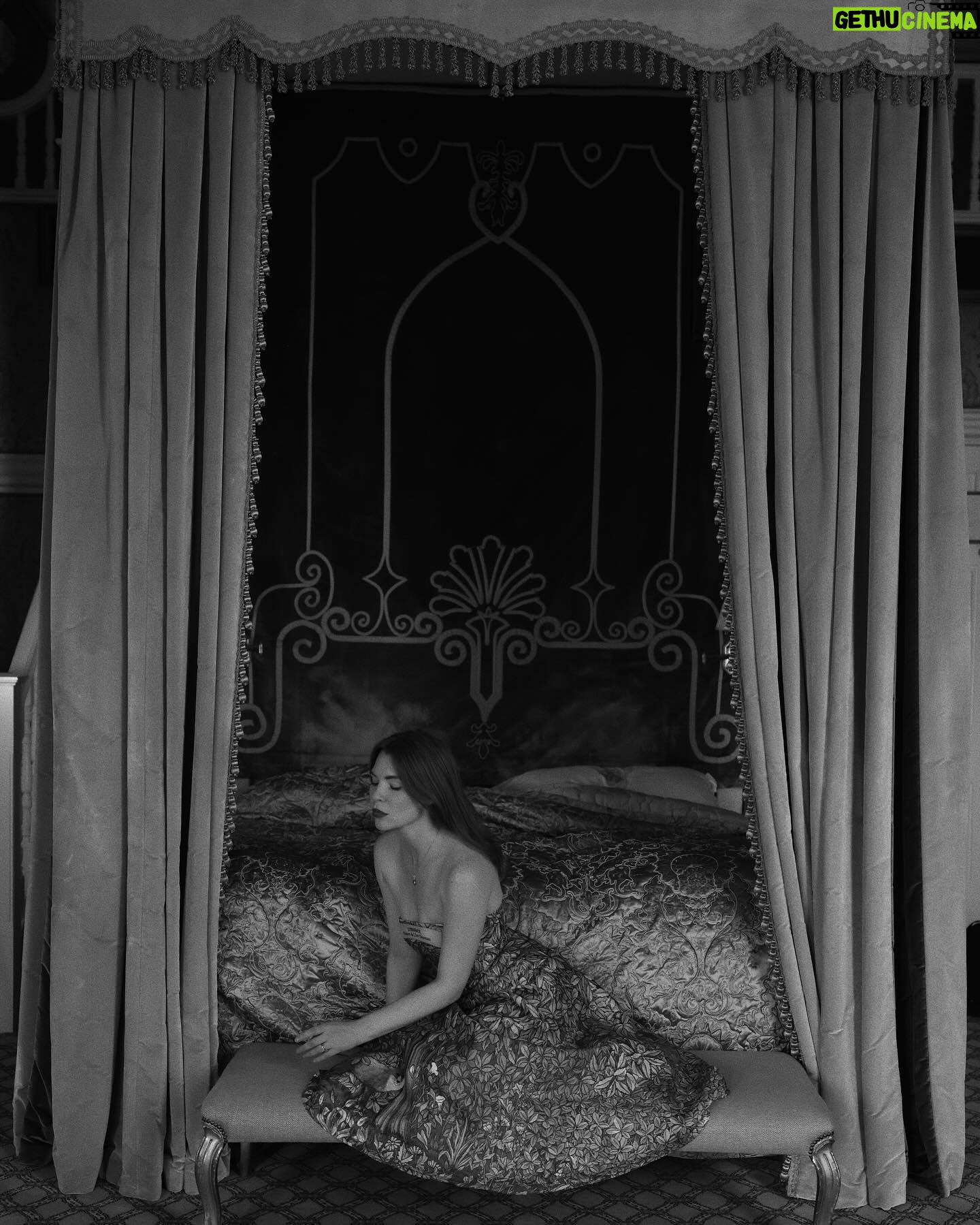 Courtney Halverson Instagram - I am living permanently in my dream, from which I make brief forays into reality. ποΈ And this scene feels entirely out of a dream - or maybe a book or a movie? Is there one that comes to mind for you? For me, it reminds just a little bit of the Secret Garden or maybe A Little Princess, but that may be because I was raised on both of those films. Another series from this dreamy bedroom in @ashfordcastle in which I very much did not wish to return to reality. . . . quote by Ingmar Bergman . . #romanticstyle #feminineenergy #portraitmood #vintagevibes